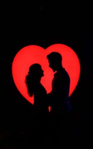 Leia mais sobre o artigo A memória do amor: por que algumas pessoas nunca deixam nossas histórias?